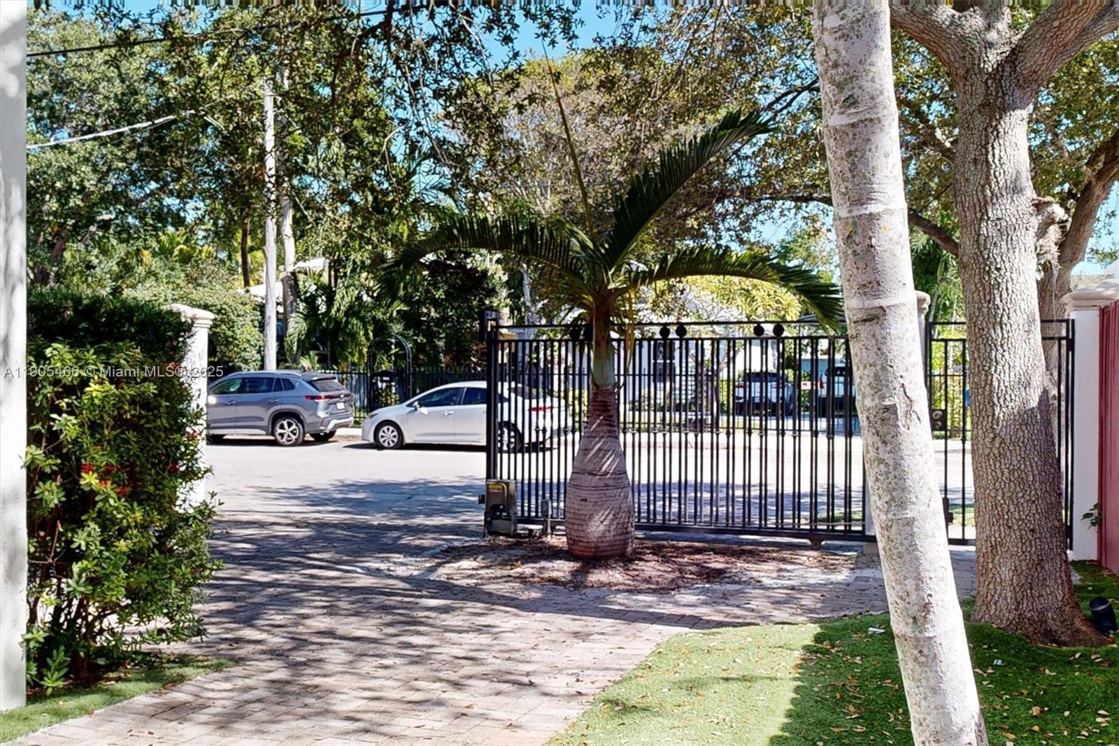 INDIANA GROVE CONDO - Residential Lease