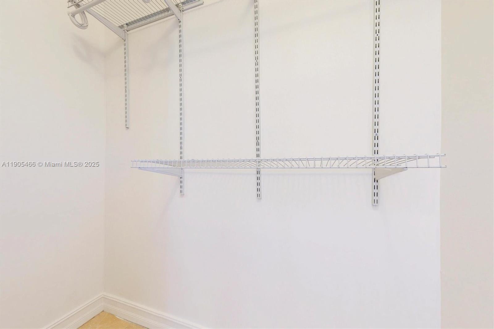 INDIANA GROVE CONDO - Residential Lease