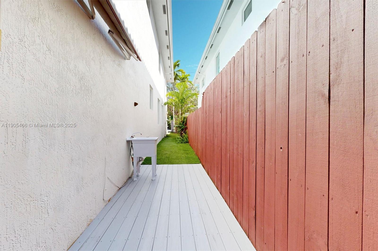 INDIANA GROVE CONDO - Residential Lease