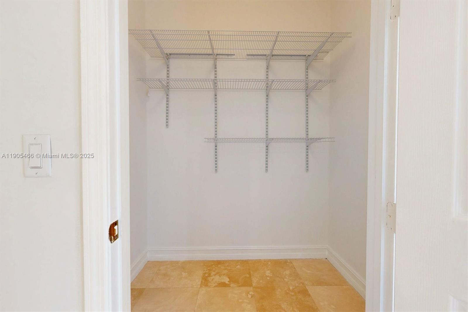 INDIANA GROVE CONDO - Residential Lease