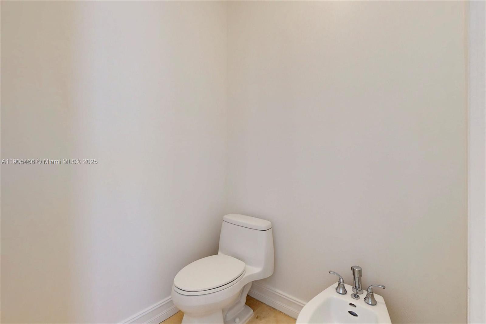 INDIANA GROVE CONDO - Residential Lease