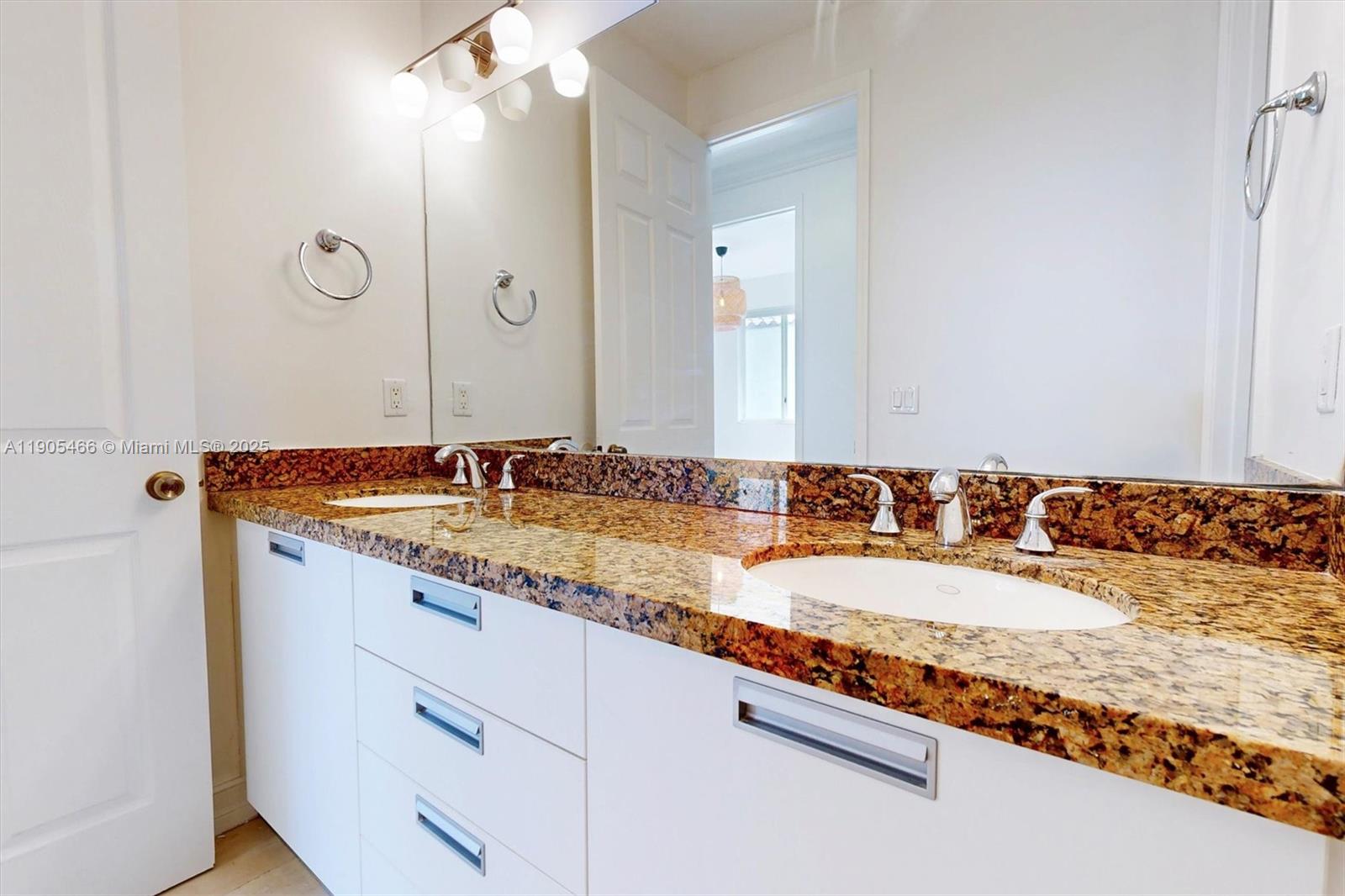 INDIANA GROVE CONDO - Residential Lease