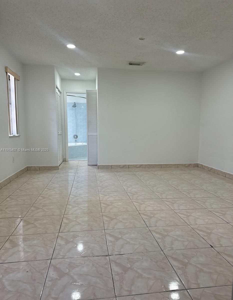 Meadow Wood Manor Sec 09 - Residential Lease