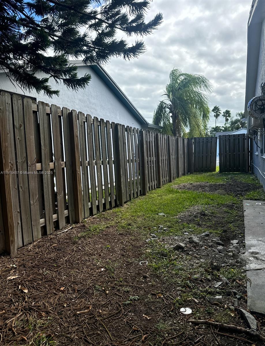 Meadow Wood Manor Sec 09 - Residential Lease