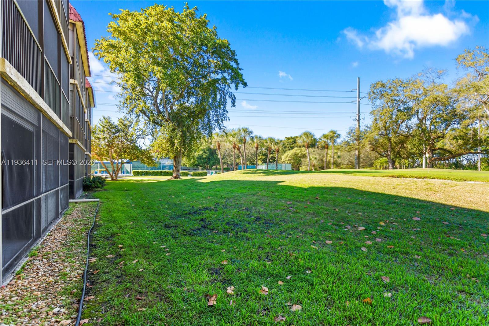 HOLLYBROOK GOLF AND - Residential