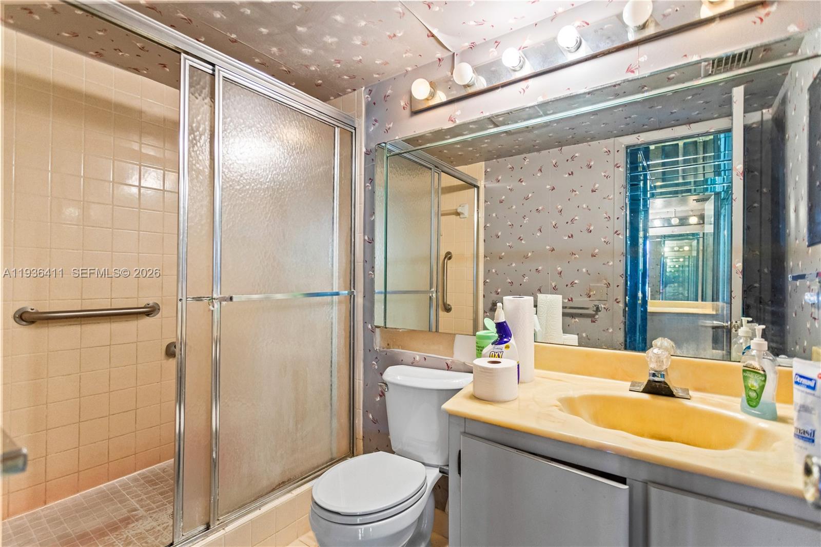 HOLLYBROOK GOLF AND - Residential