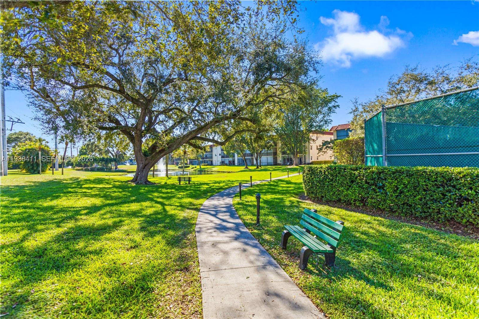 HOLLYBROOK GOLF AND - Residential