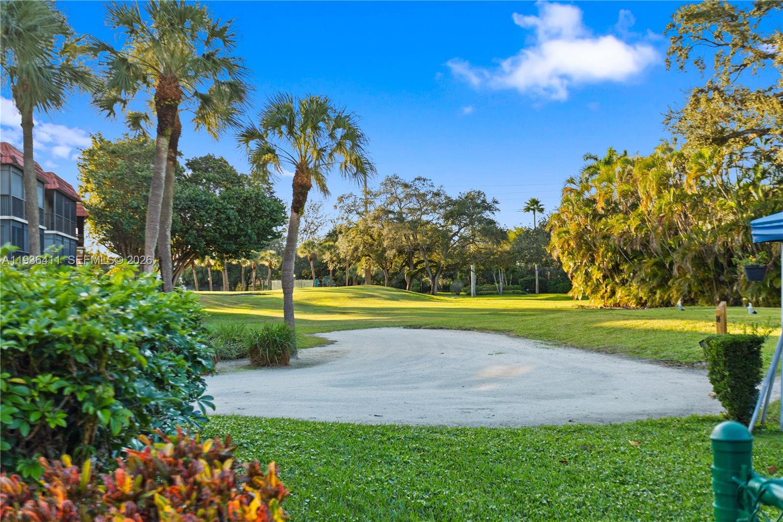 HOLLYBROOK GOLF AND - Residential