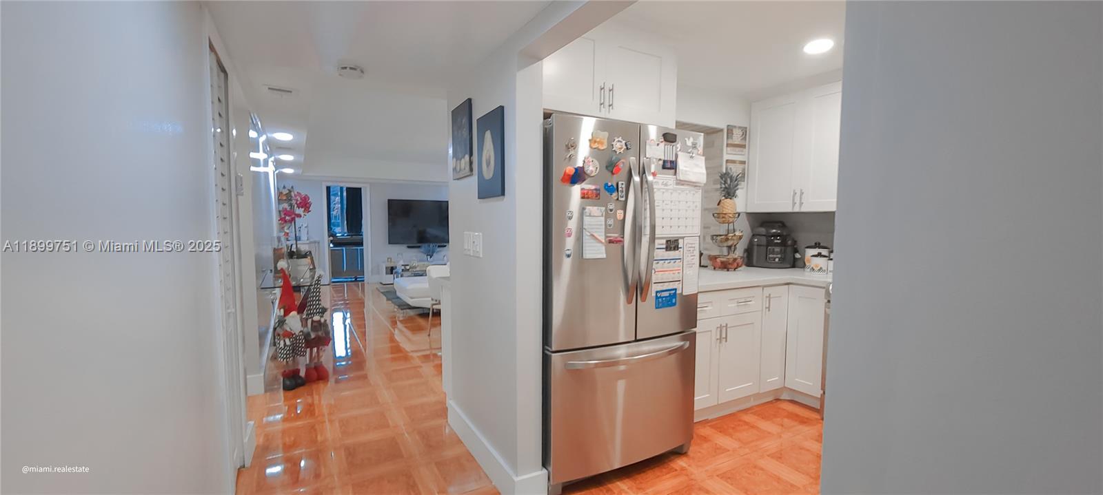 1080 Del Lago Cir 201, Sunrise, FL, 33313/$170,000 4 1080 Del Lago Cir 201