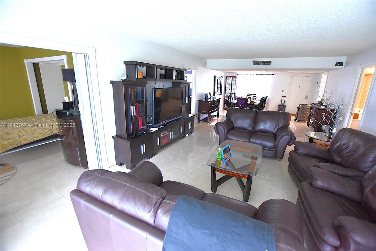 3800 Oaks Clubhouse Dr 309