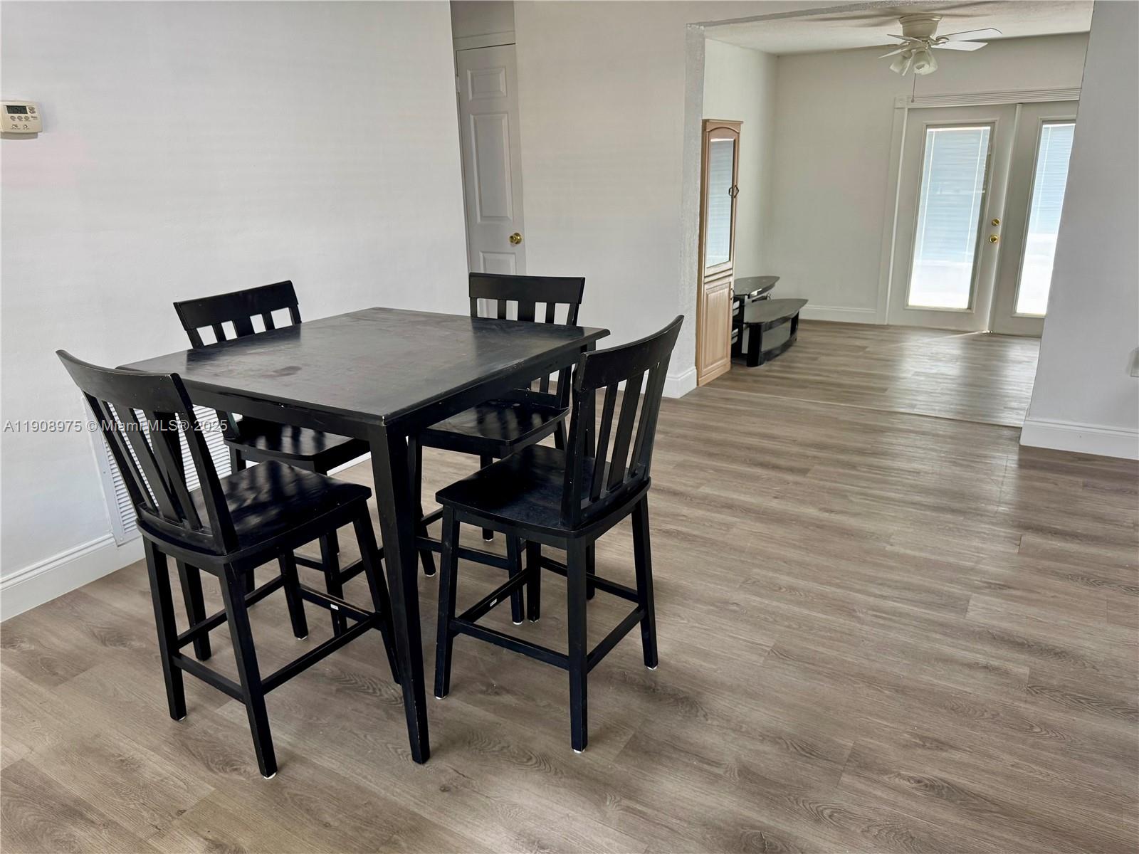 THIRD AMEND PLAT OF PORTI - Residential Lease