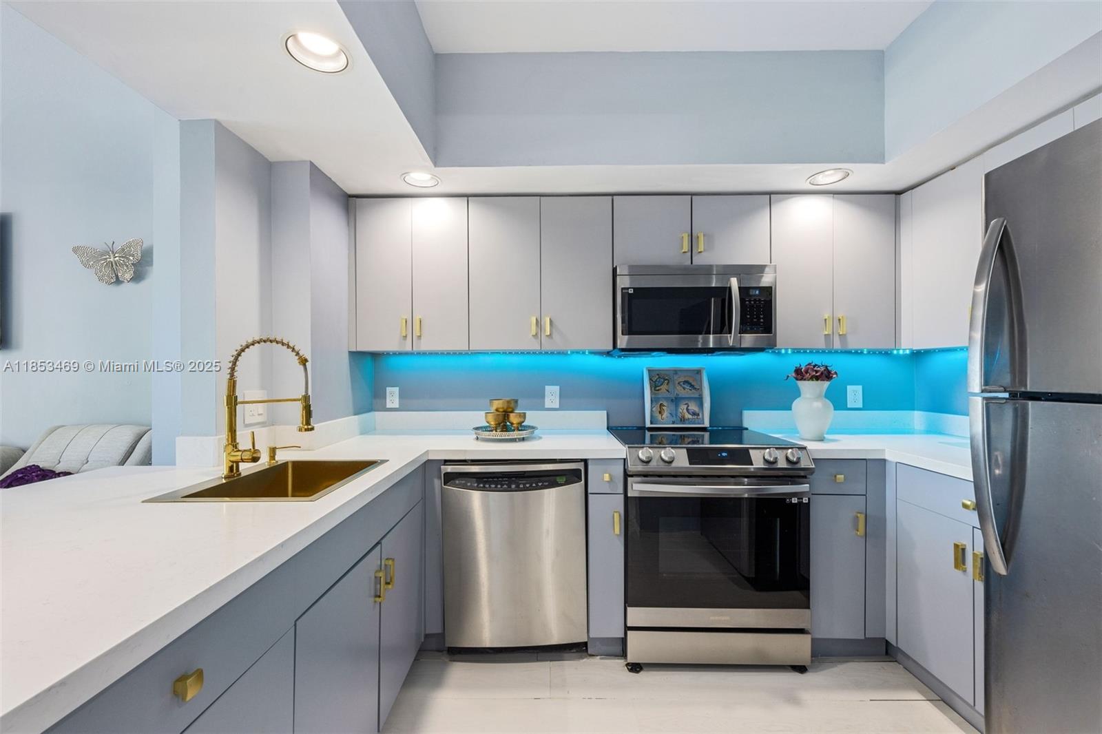 WAVERLY AT LAS OLAS CONDO - Residential Lease