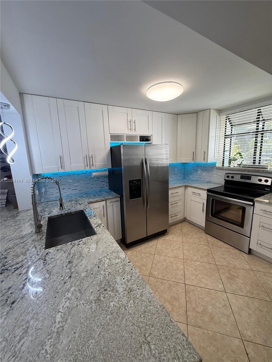 VILLAS AT MEADOW LAKES CO - Residential