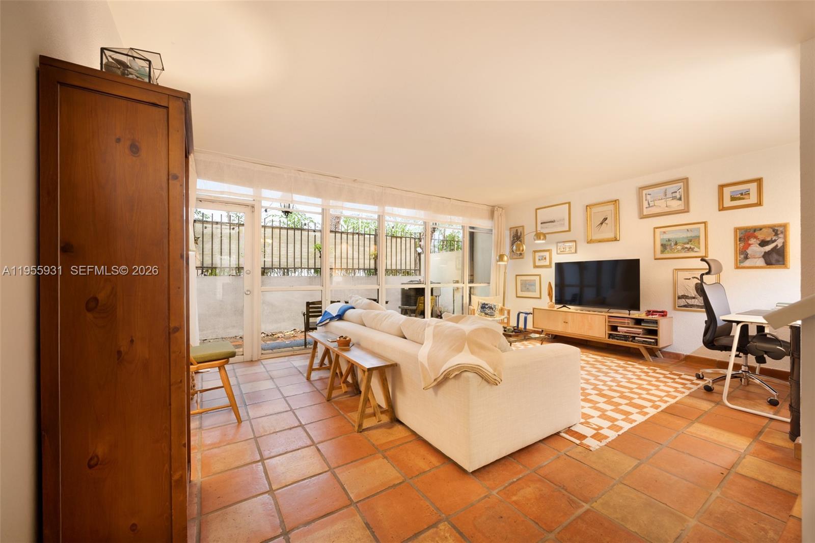 COCONUT GROVE APT CONDO - Residential