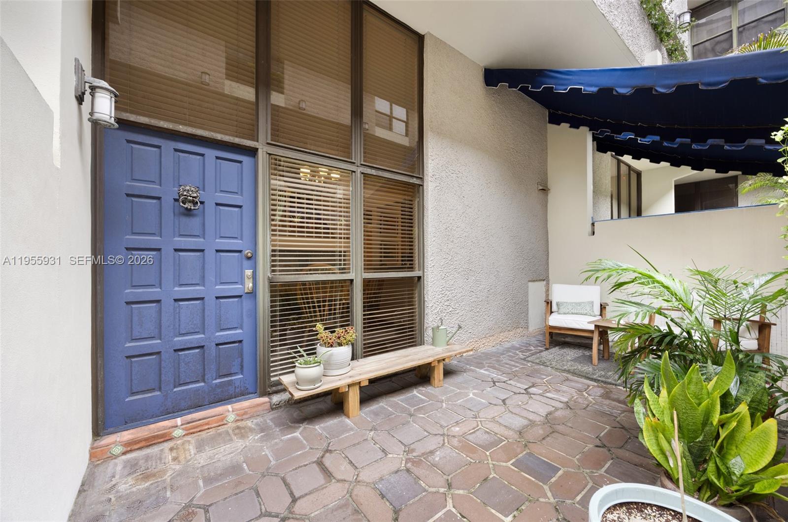 COCONUT GROVE APT CONDO - Residential