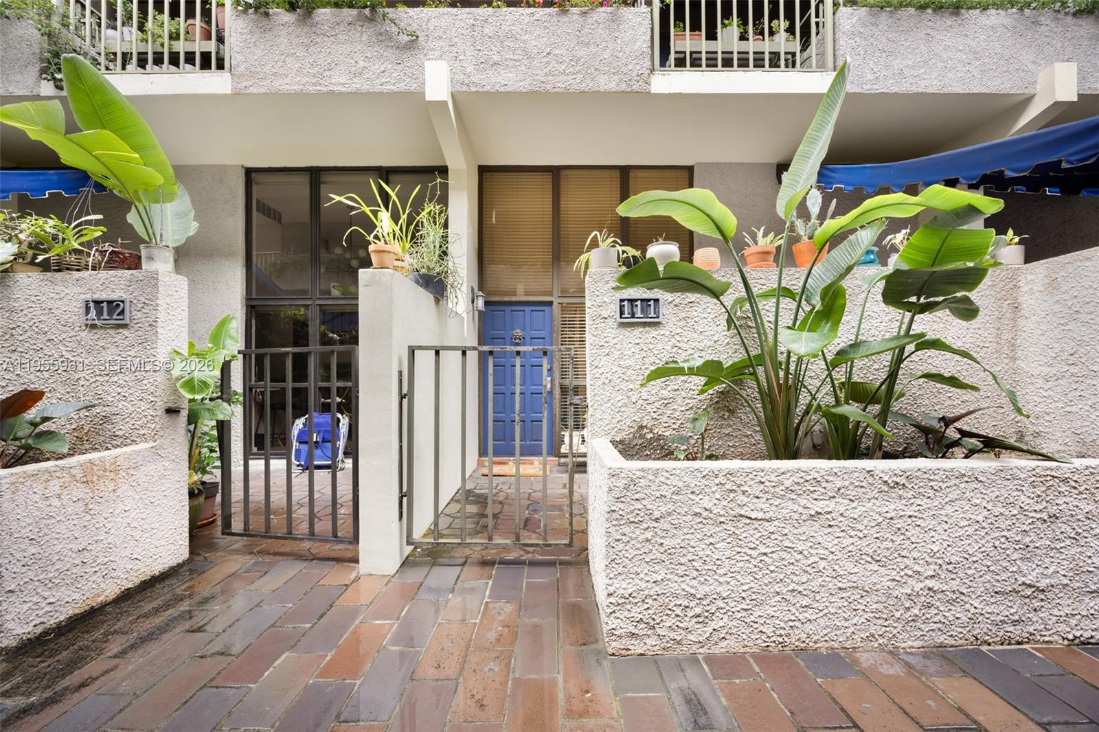 COCONUT GROVE APT CONDO - Residential