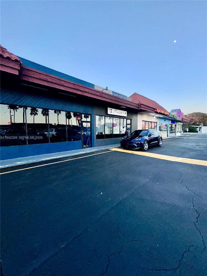 EXCELLENT PLACE IN BIRD ROAD CLOSE TO PALMETTO AND TURNPIKE, GOOD FOR CAFE, ACCOUNTING, LAW OFFICE, CLOTHING STORE, BARBER SHOP, WITH WATER INCLUDED IN RENT! CALL NOW!