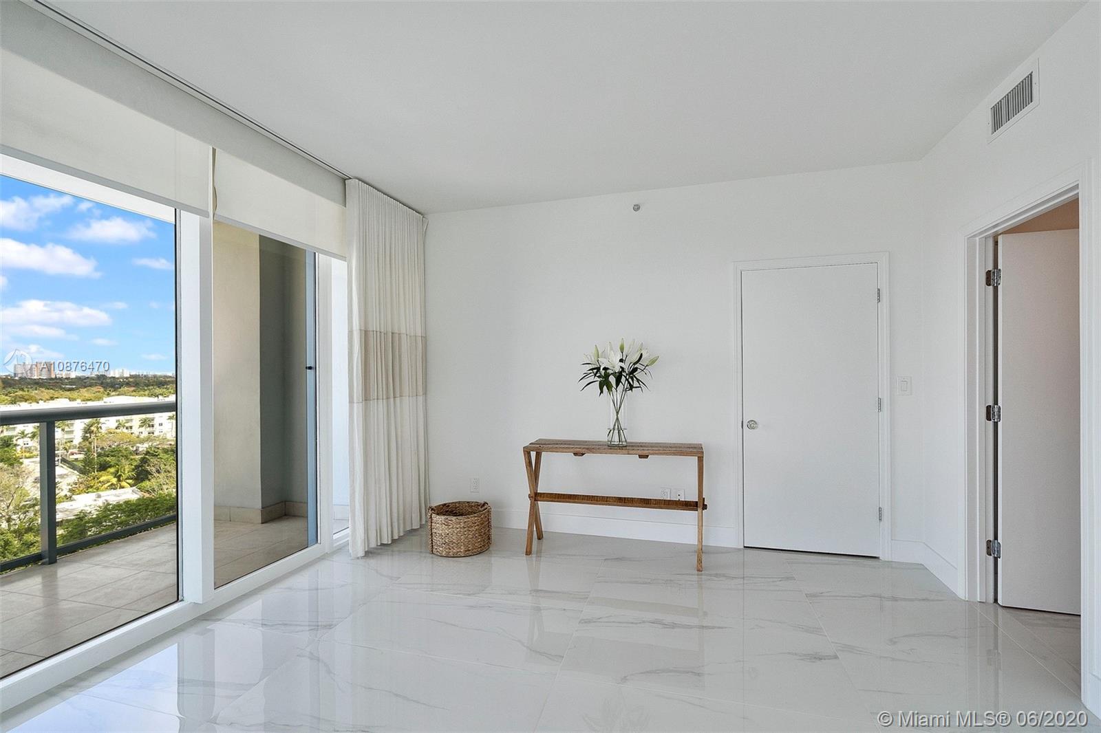 BLUE CONDO - Residential Lease