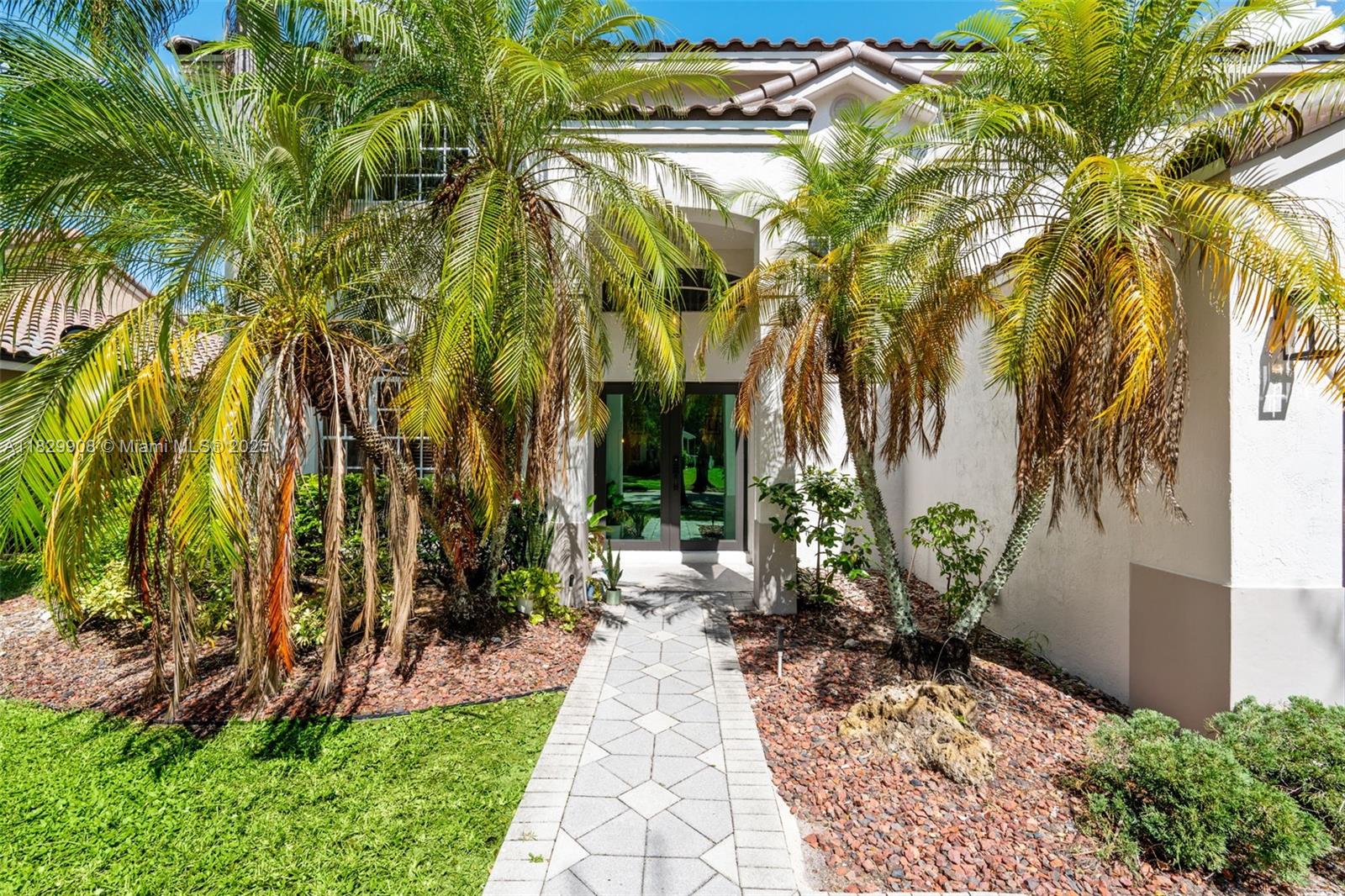 773 Verona Lake Dr, Weston, FL, 33326/$1,049,000 3 773 Verona Lake Dr