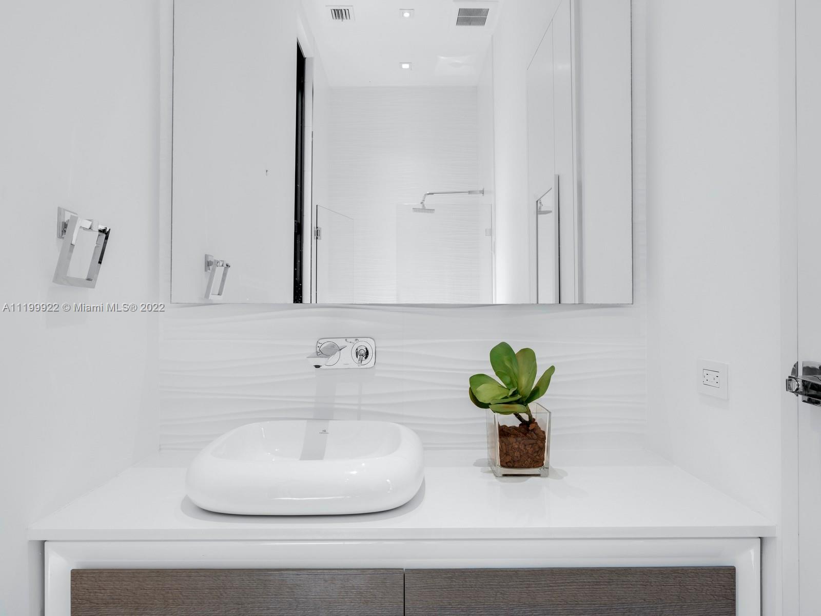 DORONNE ESTS - Residential