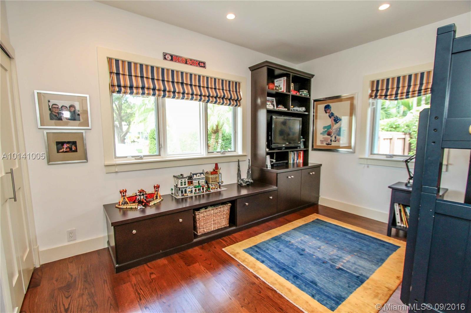 Hollywood Lakes Sec 1-32 - Residential