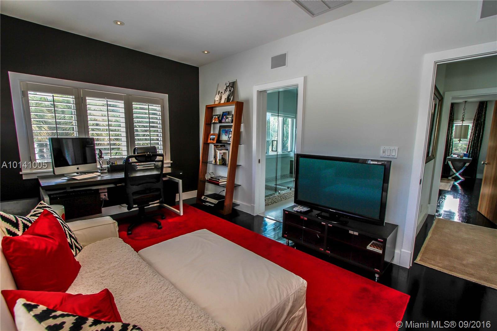 Hollywood Lakes Sec 1-32 - Residential