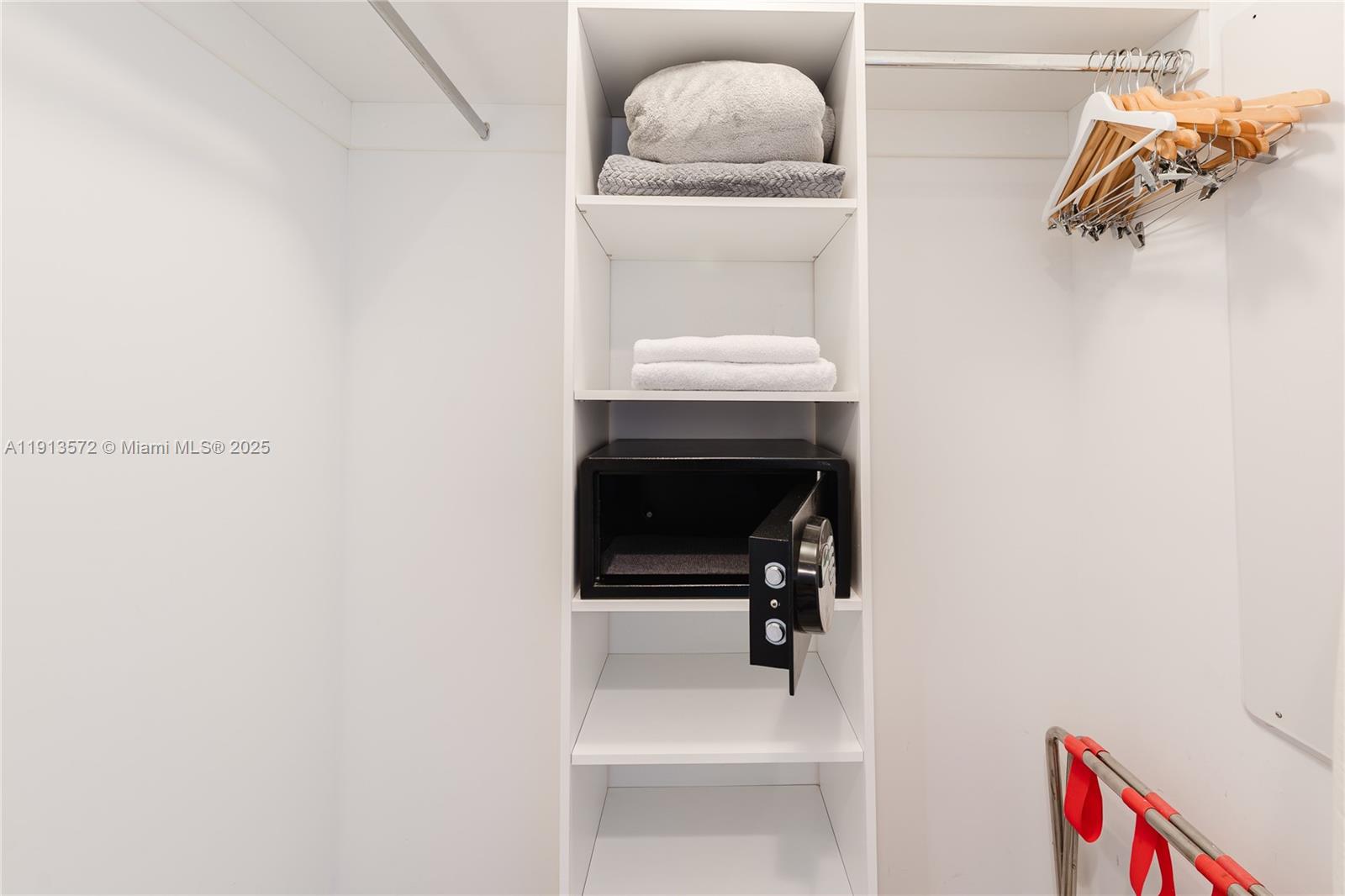 BEACHWALK CONDOMINIUM - Residential