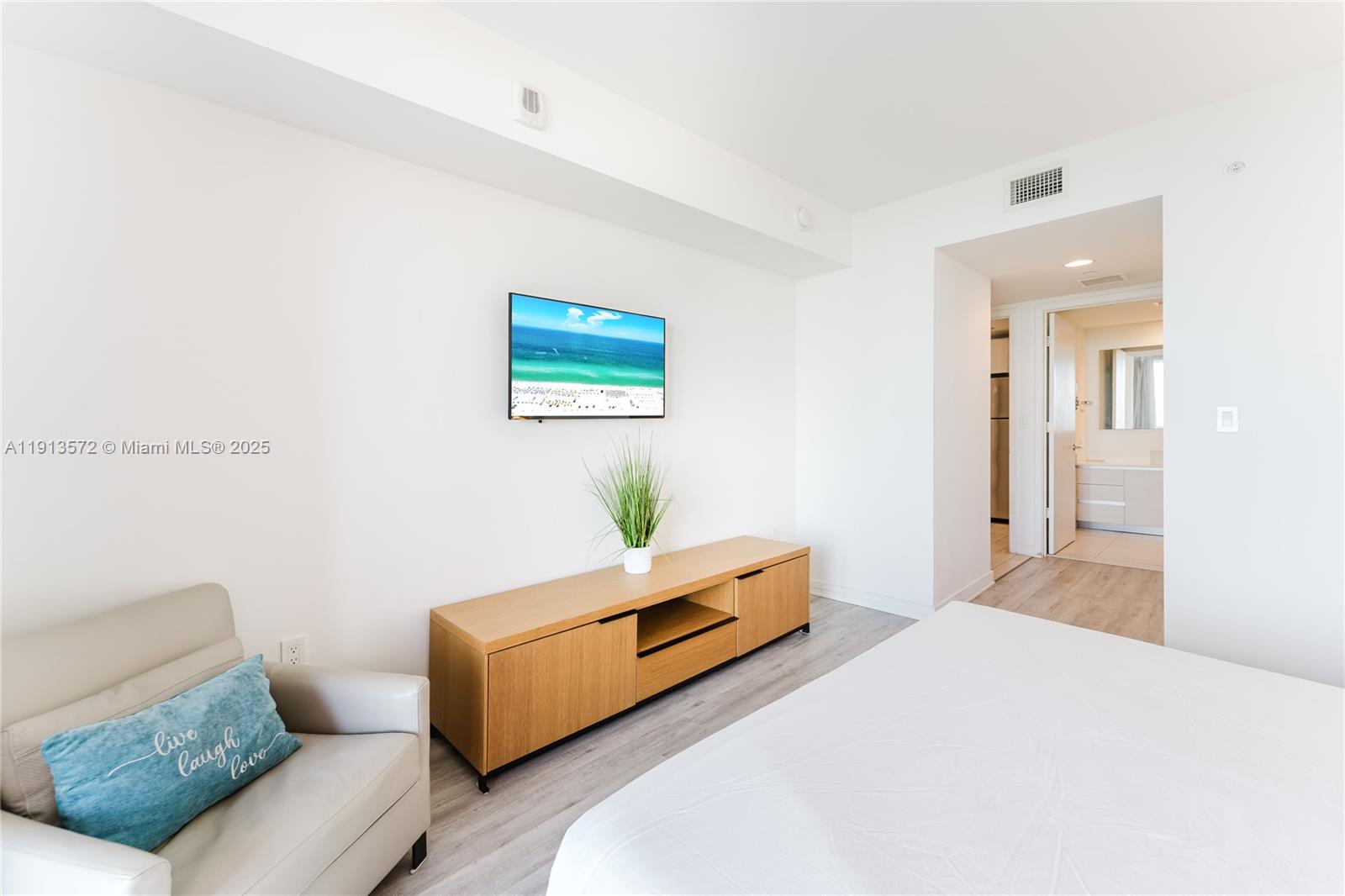 BEACHWALK CONDOMINIUM - Residential