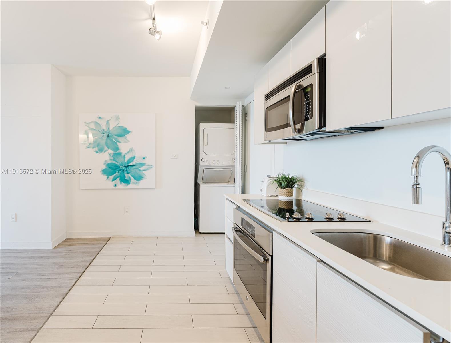 BEACHWALK CONDOMINIUM - Residential