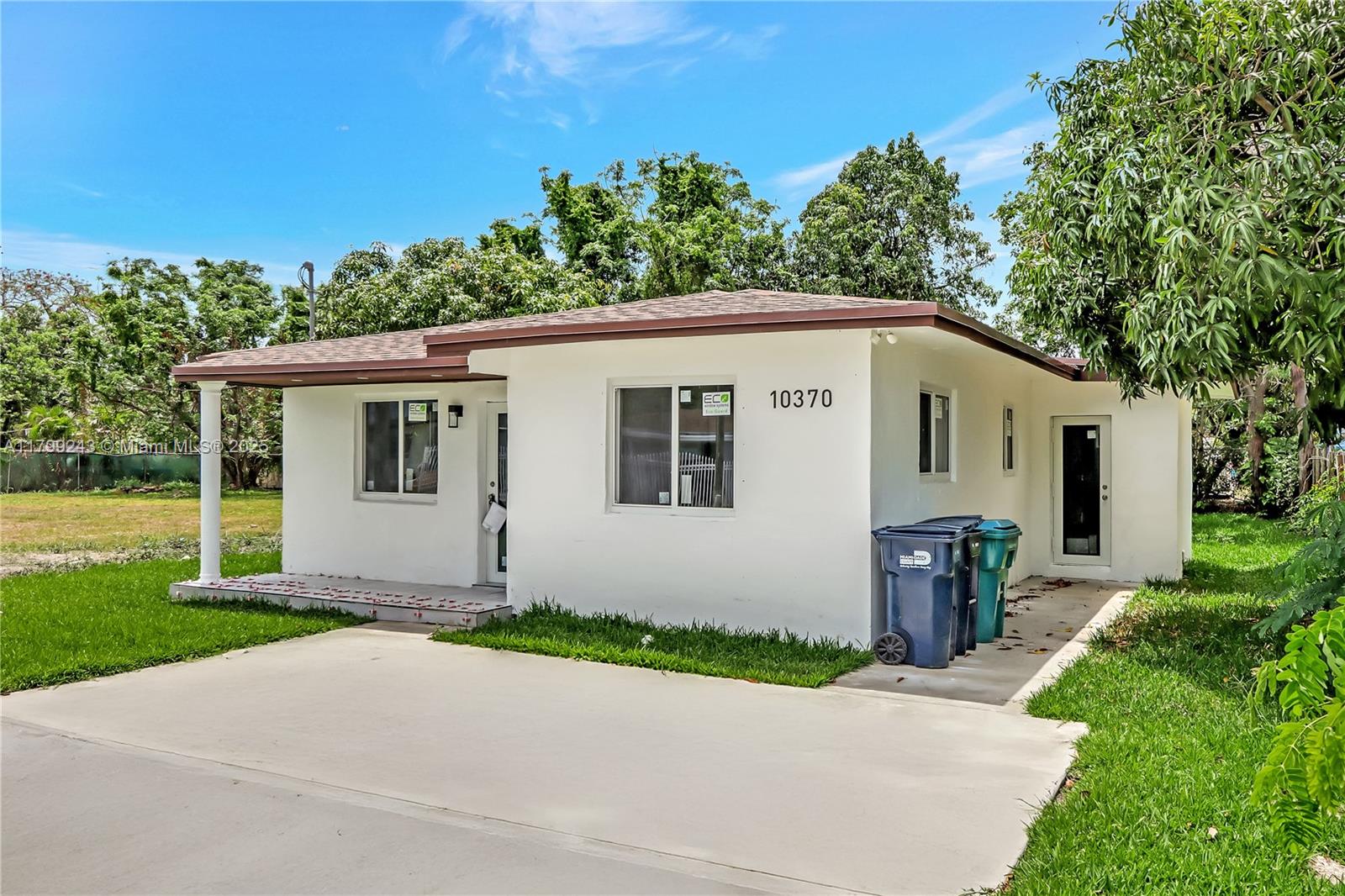 10370 Sw 174th Ter, Miami, Broward County, Florida - 5 Bedrooms  
3 Bathrooms - 