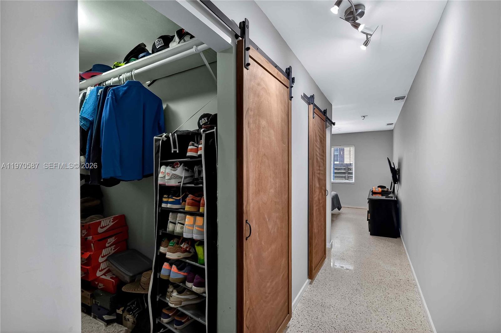 EL JARDIN - Residential Income