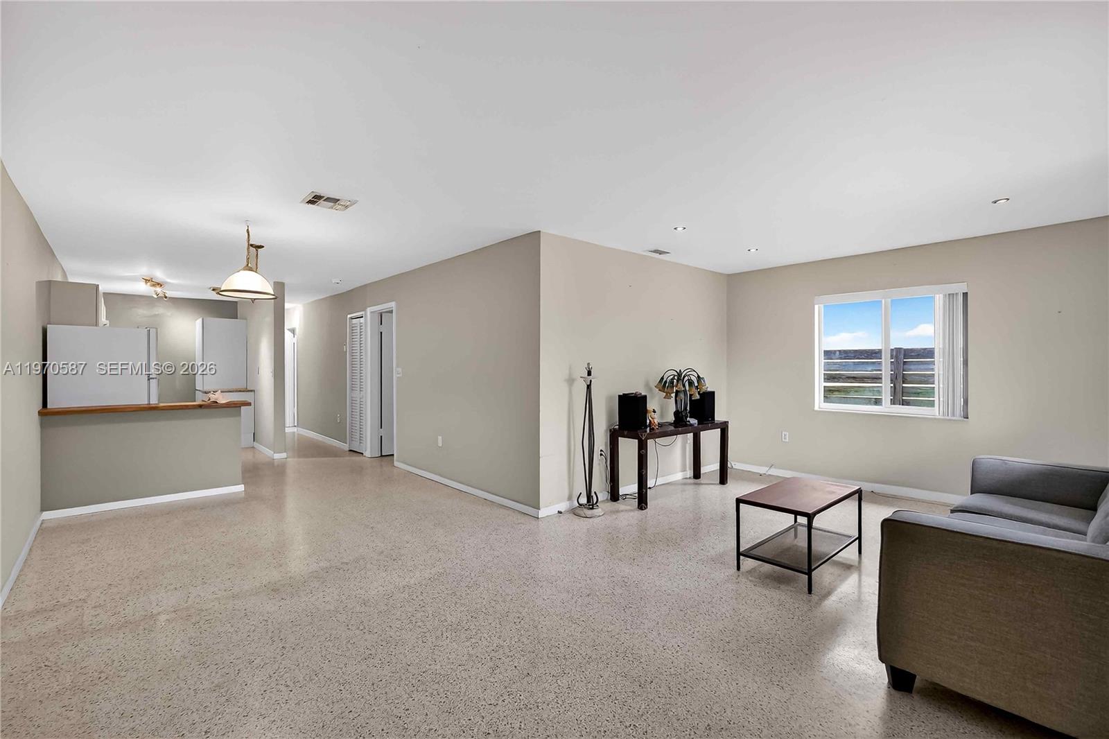 EL JARDIN - Residential Income