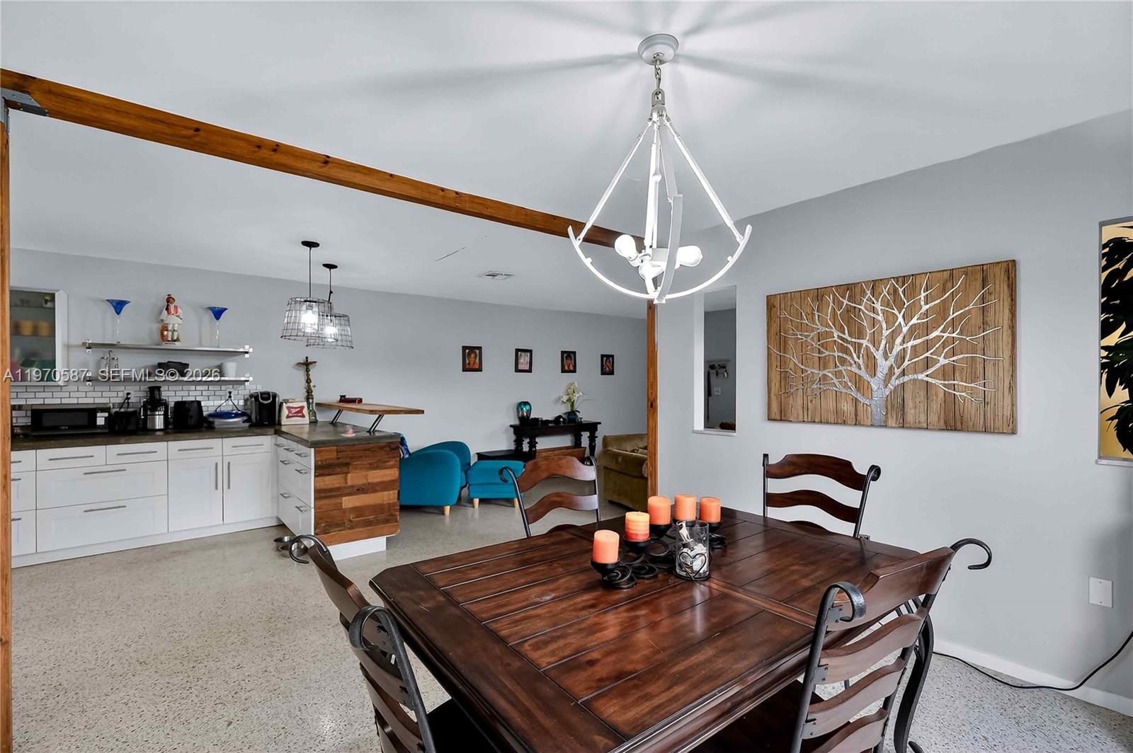 EL JARDIN - Residential Income