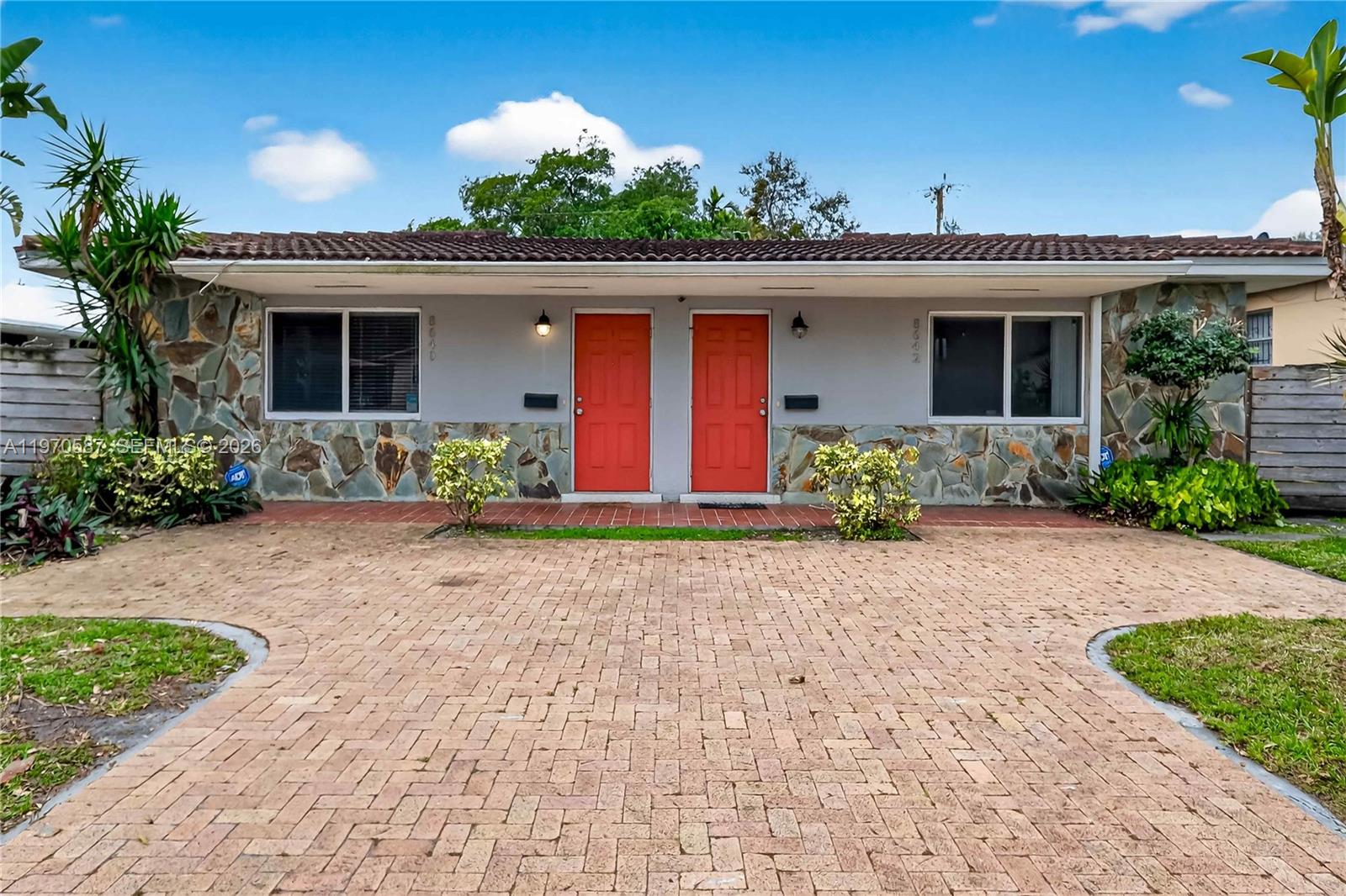 EL JARDIN - Residential Income