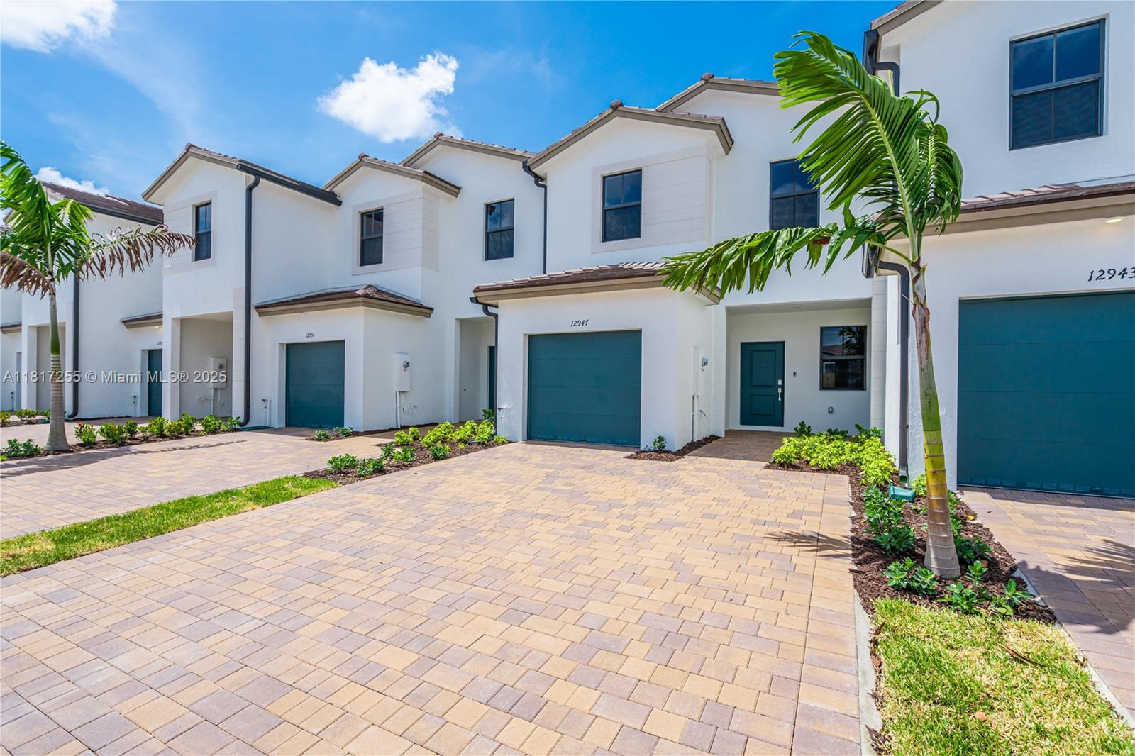 12947 Sw 231st Ter, Miami, Broward County, Florida - 3 Bedrooms  
3 Bathrooms - 
