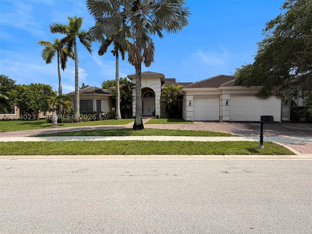 Photo of 15298 SW 34th St, Davie, FL 33331 (MLS # A12040231)