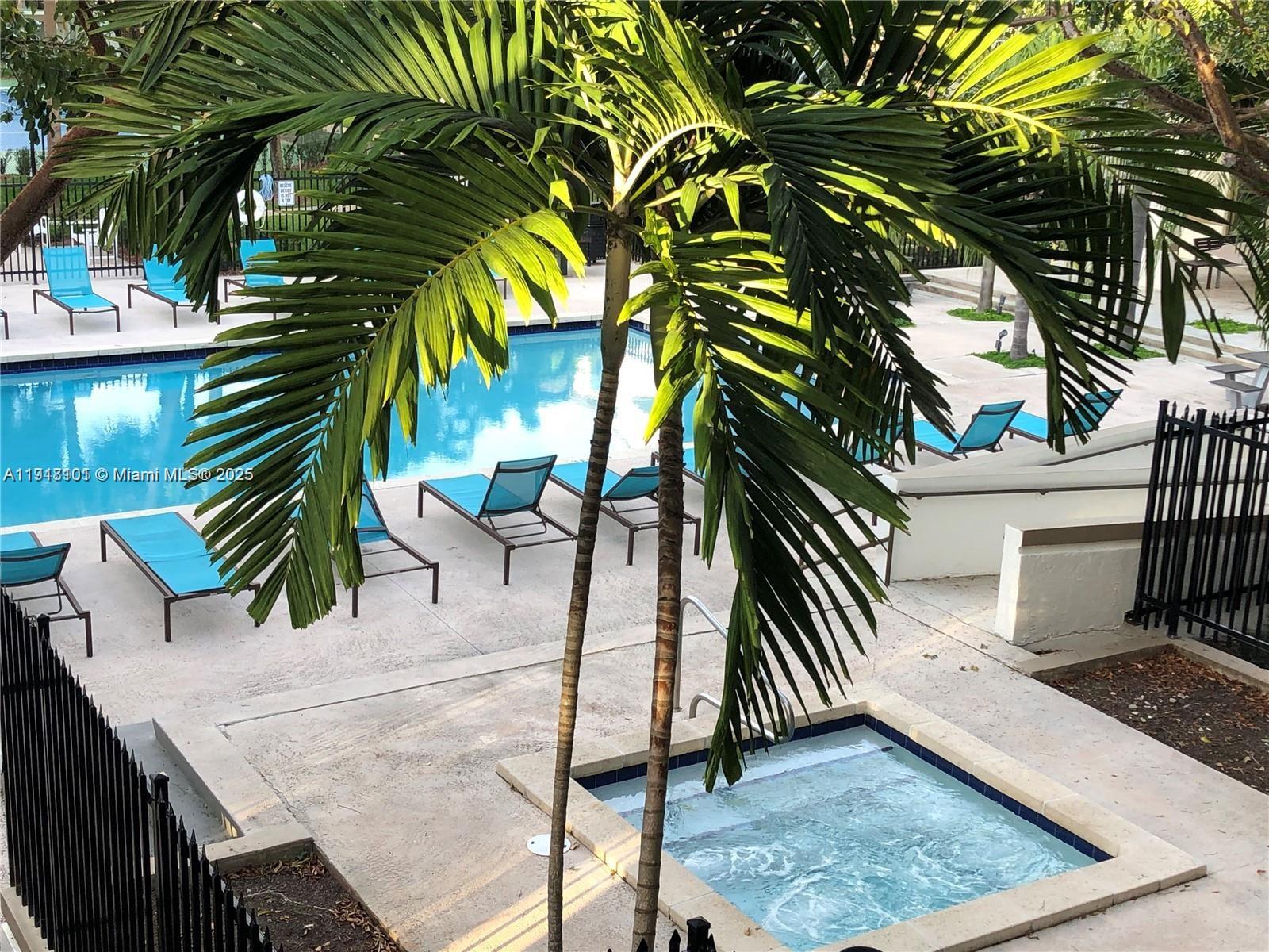 HOLLYWOOD PARC CONDOMINIU - Residential Lease