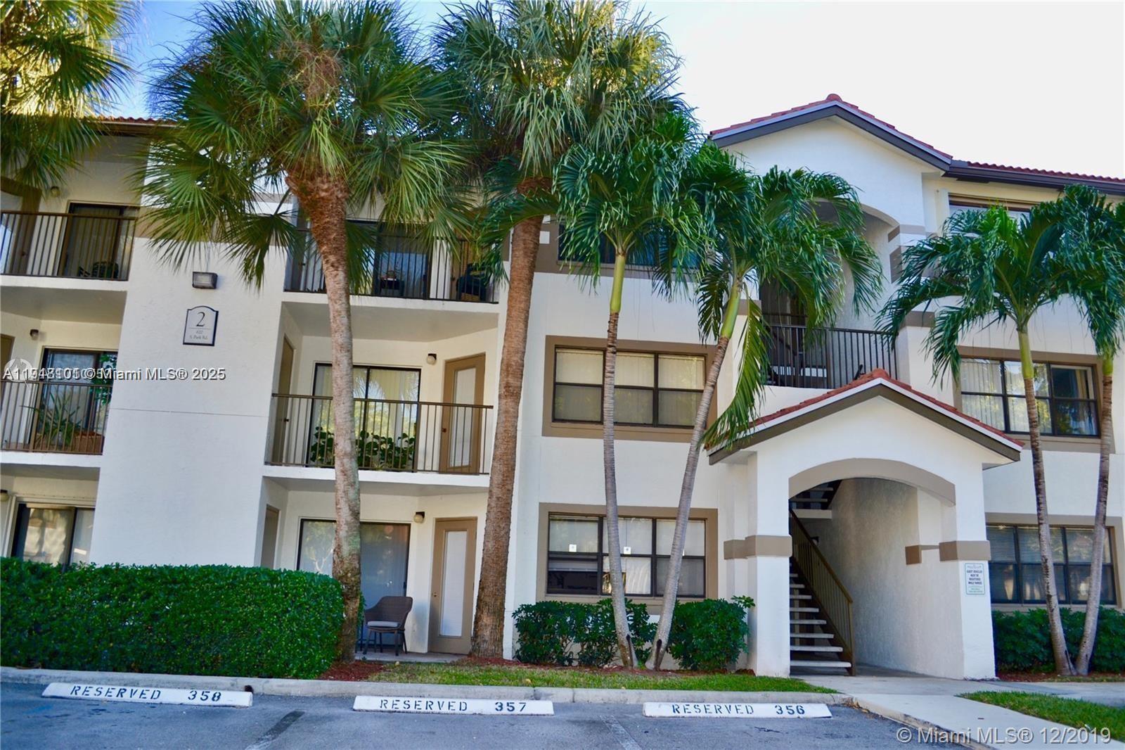 HOLLYWOOD PARC CONDOMINIU - Residential Lease