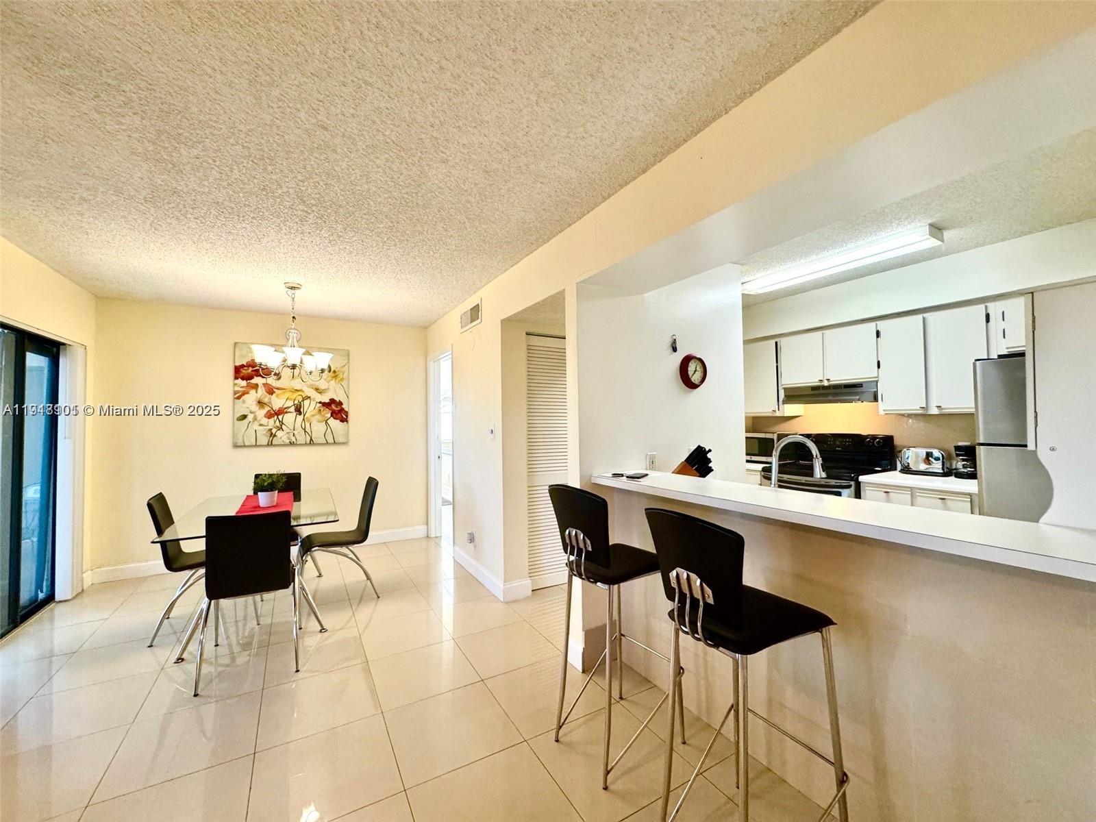 HOLLYWOOD PARC CONDOMINIU - Residential Lease