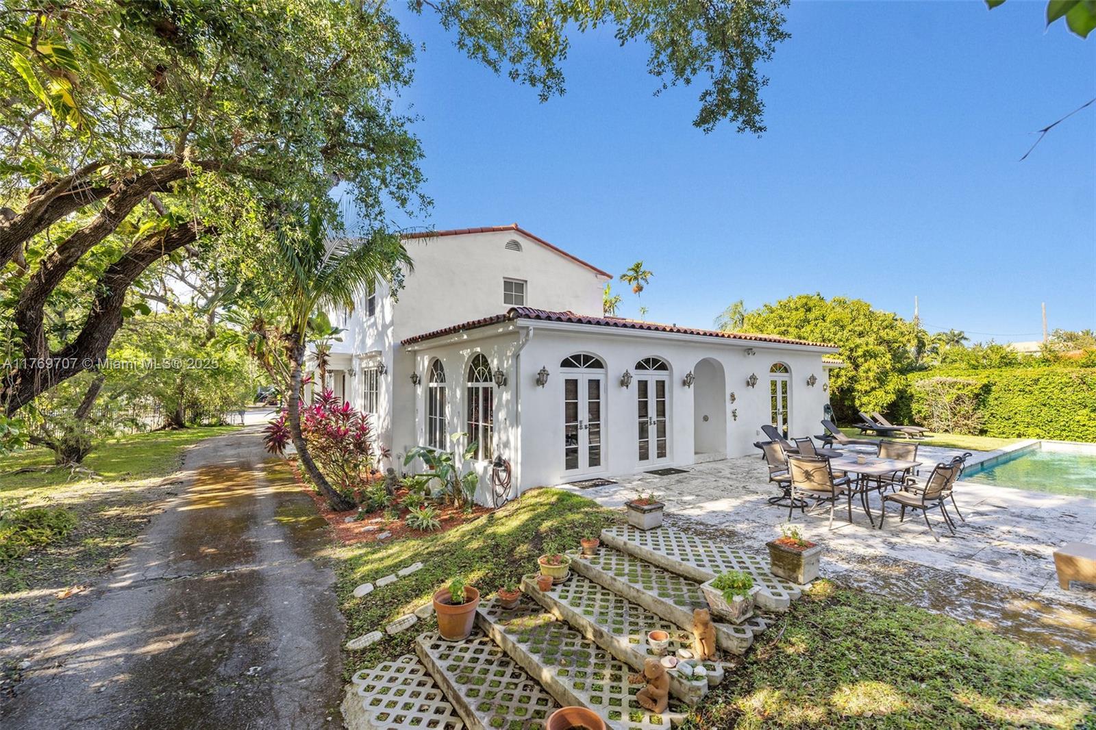 5101 Alton Rd, Miami Beach, Miami-Dade County, Florida - 4 Bedrooms  
5 Bathrooms - 