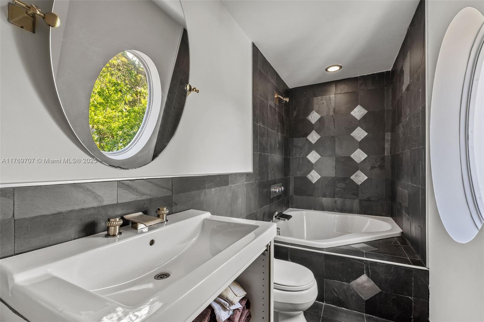 LAKE VIEW SUB - Residential