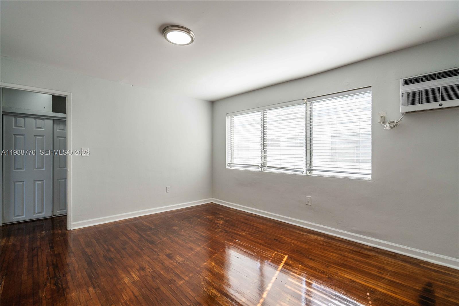 HARBOR ISLAND - Residential Lease