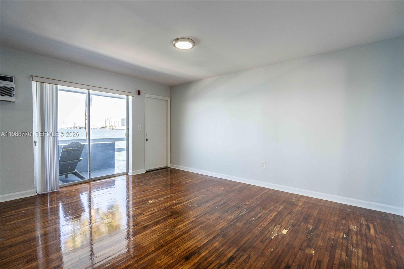 HARBOR ISLAND - Residential Lease