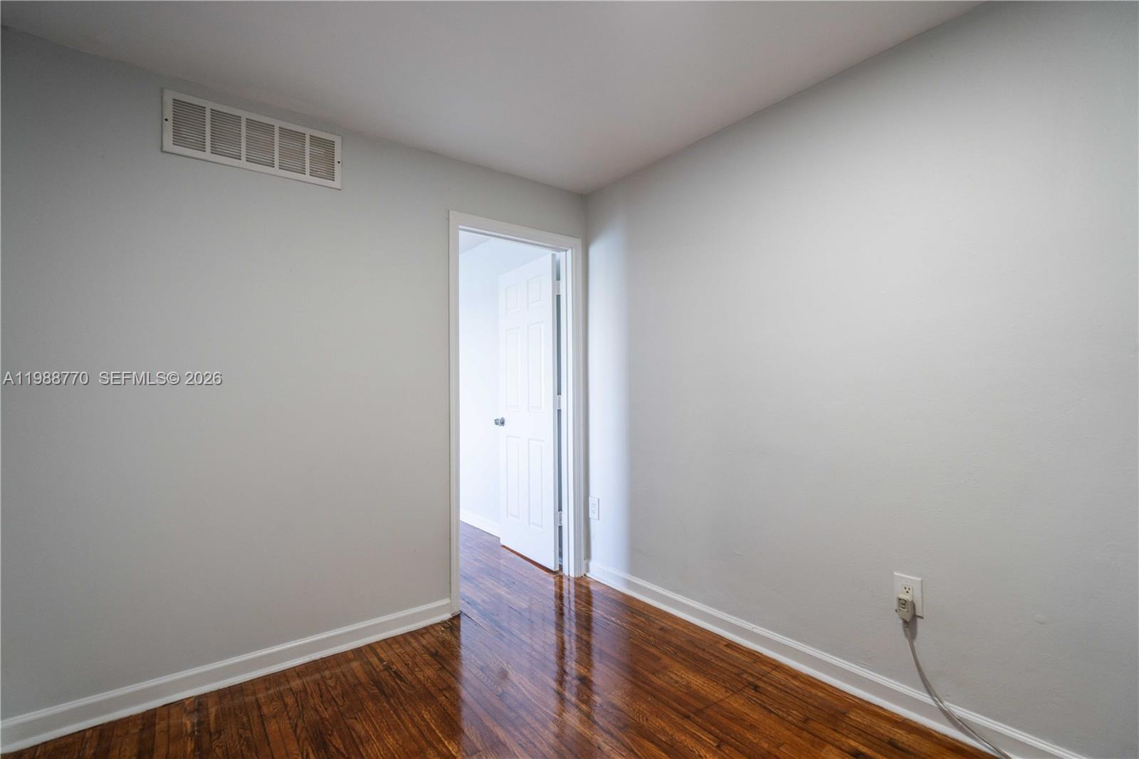 HARBOR ISLAND - Residential Lease