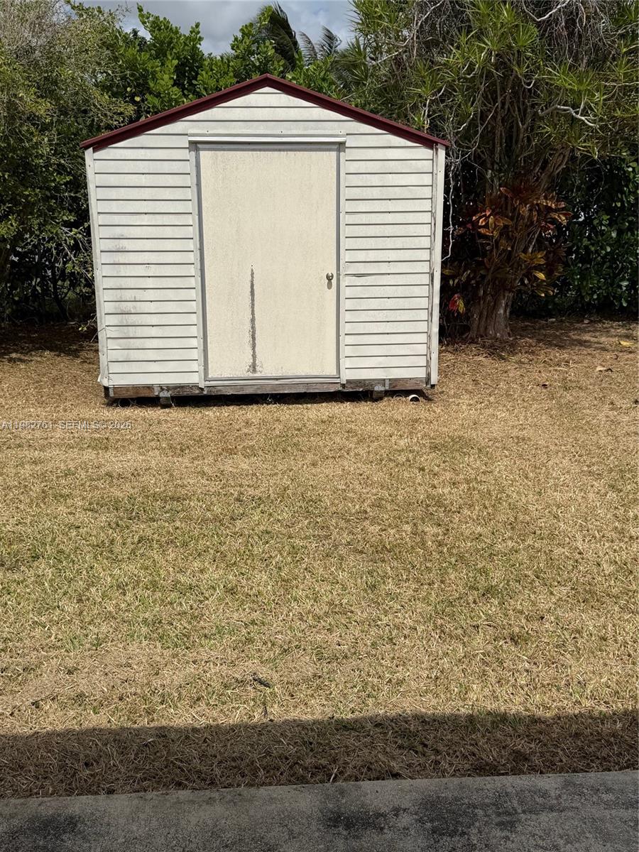 HOMESTEAD LAKE PARK HOMES - Residential