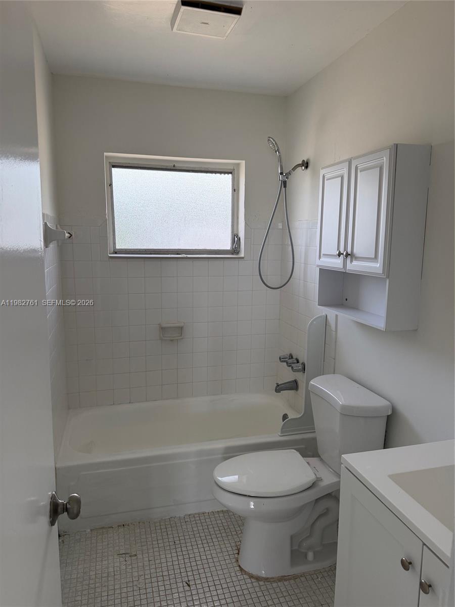 HOMESTEAD LAKE PARK HOMES - Residential