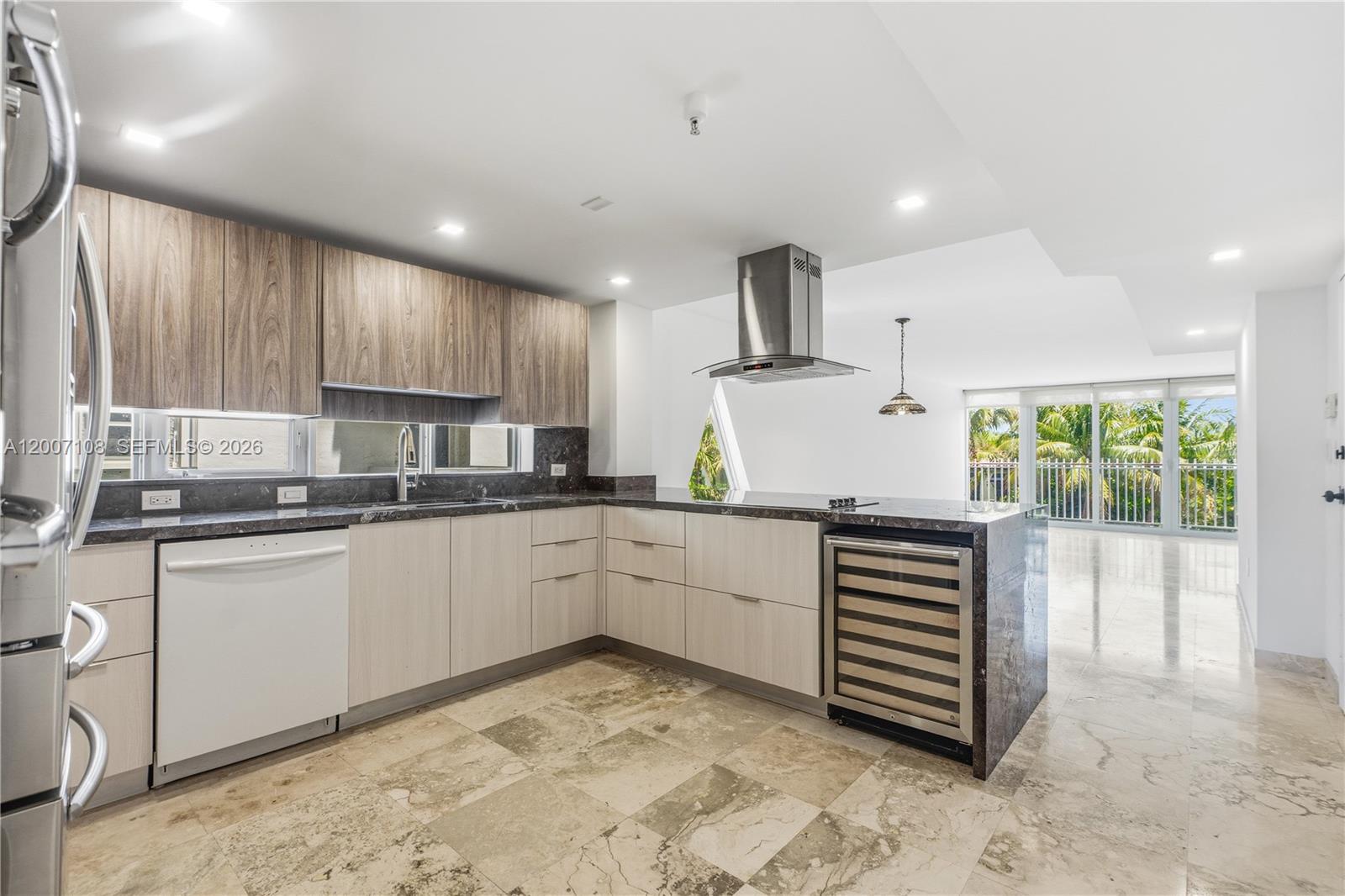 COLLINS PARK CONDO - Residential