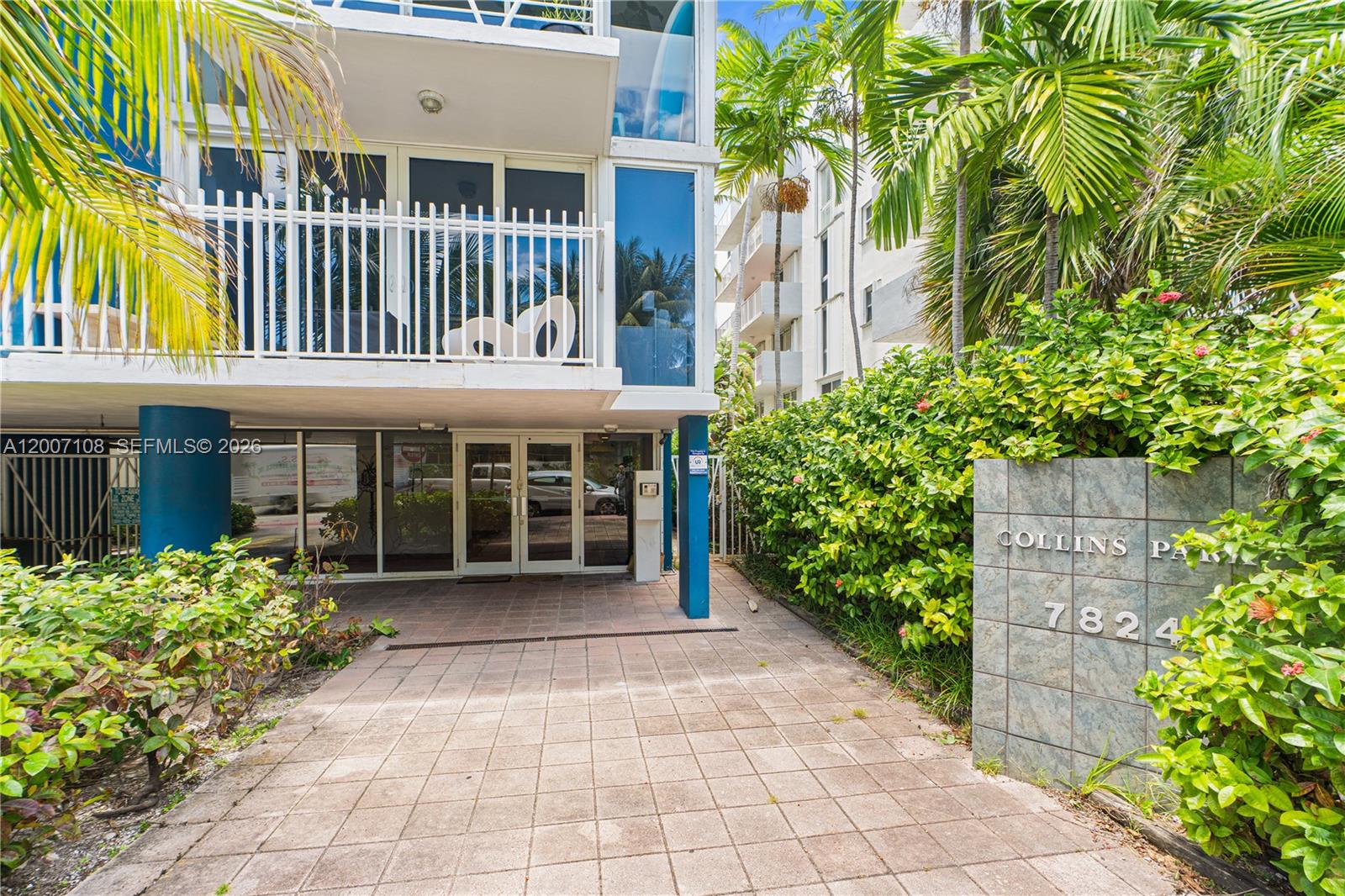 COLLINS PARK CONDO - Residential