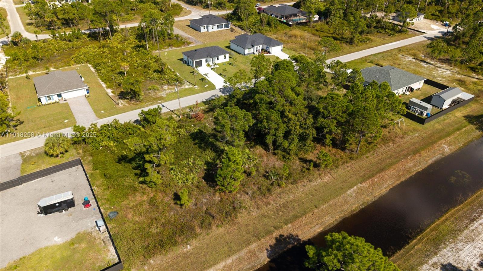 Lee County Unincorporated - Land