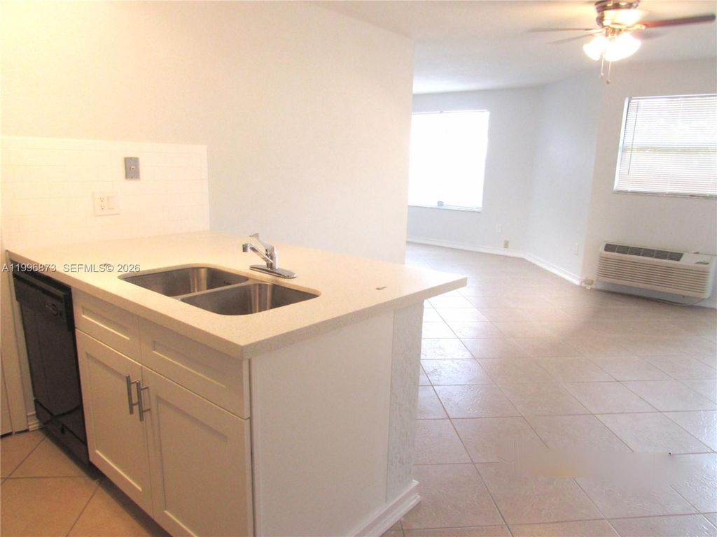 Photo of 4581 W Mcnab Rd #17, Pompano Beach, FL 33069 (MLS # A11996873)